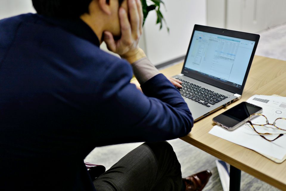 電子ホワイトボードが切り拓く未来のビジネス革新と会議革命